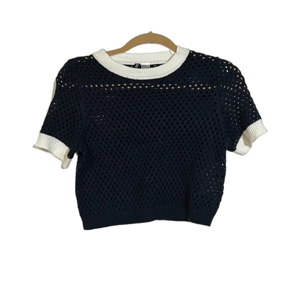 H&M Cropped Knit Tee Shirt Navy Blue White Size Small - Picture 1 of 5